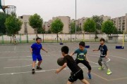 小学生篮球训练（提升防守能力，成为篮球小守护）