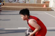 小孩子打篮球防守的训练技巧（培养儿童篮球防守能力，助力成长）