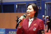 掌握排球侧垫滚翻技术的要领（打造稳固的侧垫滚翻动作，提升排球水平）