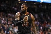 NBA球员助攻排行榜前十名揭晓！（探寻本赛季球场上最优秀的传球大师！）