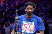 NBA场均篮板排行榜（挖掘NBA现役篮板王的统治力，揭开篮下板球争夺的神秘面纱）