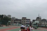三步上篮球的防守技巧（如何阻止对手完成三步上篮，）
