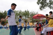 乒乓球接力技巧教学——打造默契团队协作（以50米乒乓球接力赛为例，教你如何提高团队配合水平）