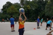 小学生篮球防守训练基本动作（提高小学生篮球防守能力的基本动作训练方法）