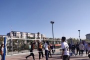 掌握排球展腹挥臂的技巧（提高挥臂力量，有效击球）