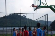 提升篮球防守的九个小技巧（九个小技巧助你成为出色的篮球防守者）