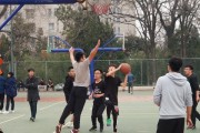 少儿篮球一对一防守进攻技巧全解析（从基础训练到实战应用，助你成为优秀的篮球选手）