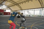 篮球比赛进攻防守站位的重要性（掌握进攻防守站位，提升篮球比赛技巧）