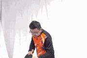 掌握乒乓球小角度侧上旋球技巧的关键要点（以小角度侧上旋球为武器，提升乒乓球水平的秘诀）